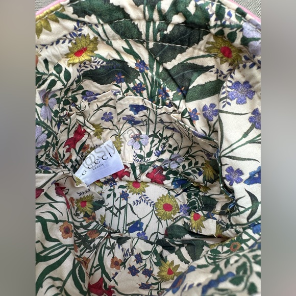 New Gucci drawstring closure bucket bag - Picture 6 of 6